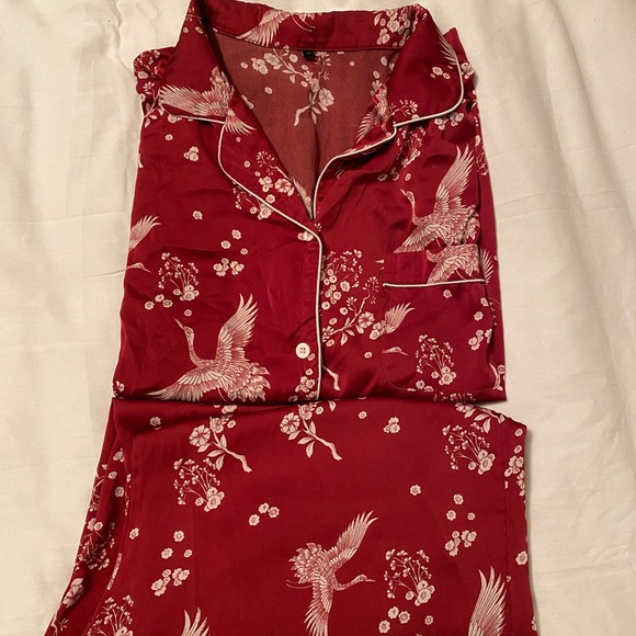 Silky Pajama Set Red & White Short Sleeve Button Front Medium EUC - Picture 5 of 5